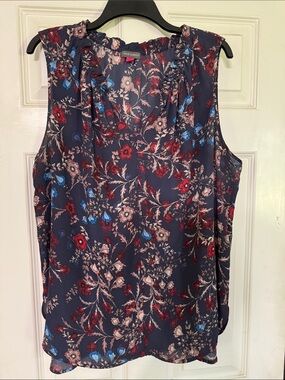 Vince Camuto Navy Floral V Neck Sleeveless Top